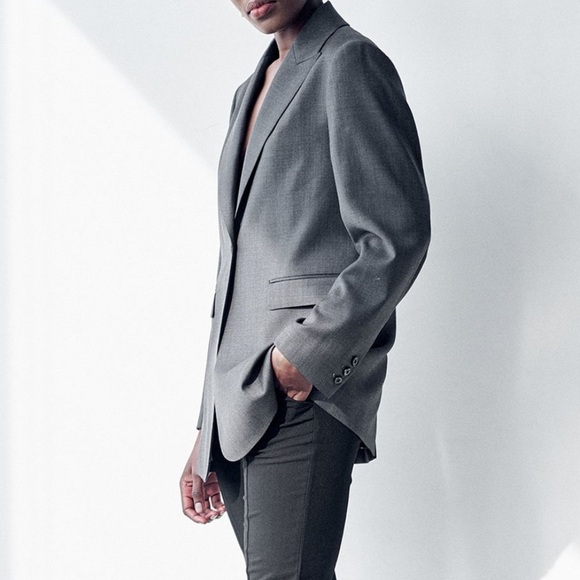Like New The Curated The Classic Blazer - Picture 2 of 15